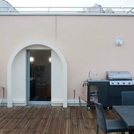 Daire Design With Large Balcony And Parking *