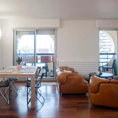 Design With Large Balcony And Parking * Paris