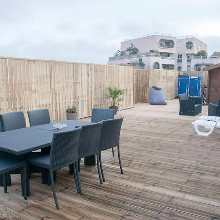 Design With Large Balcony And Parking Daire Paris